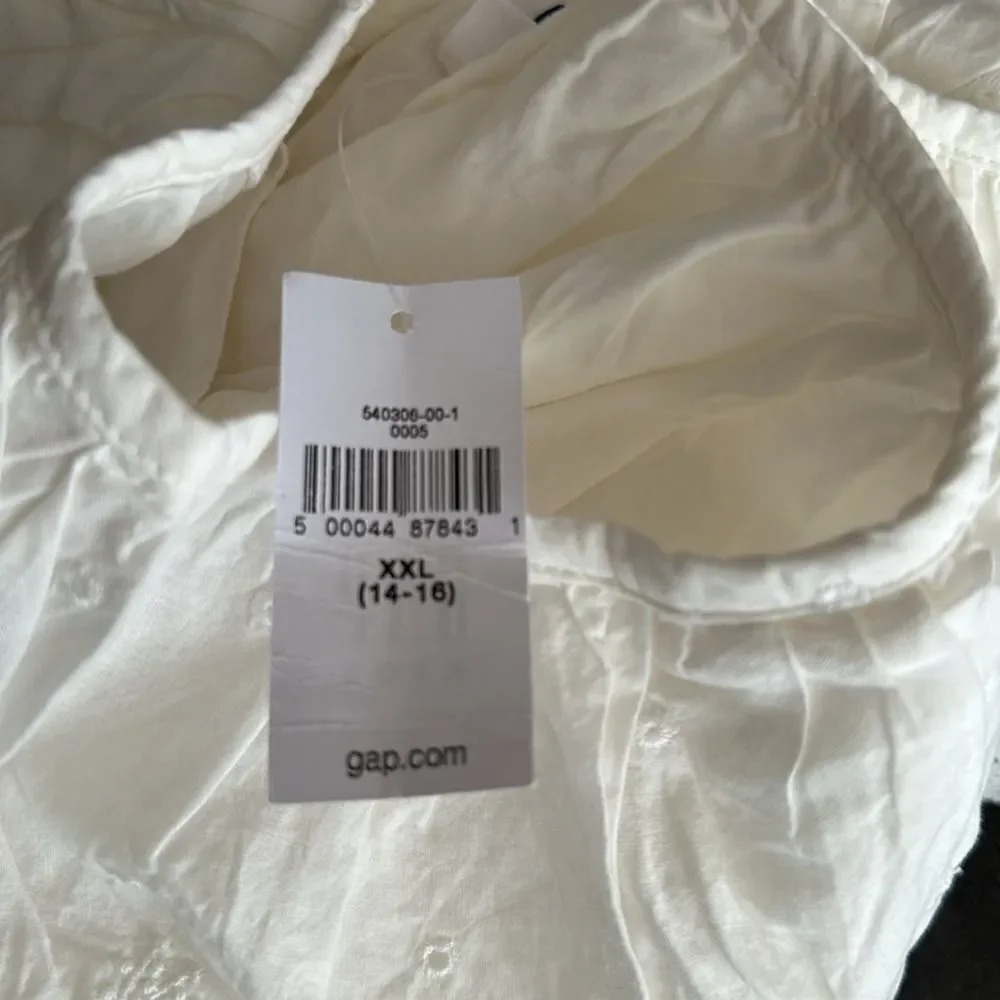 GAP Kids | Ivory | EYELET RUFFLE TOP